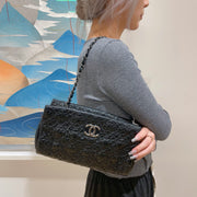 Chanel patent leather shoulder bag